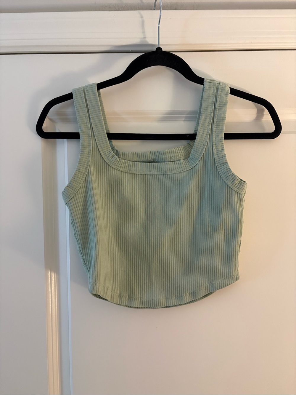 Madewell Women’s Sage Green The Tailored Crop Tank - Picture 2 of 9